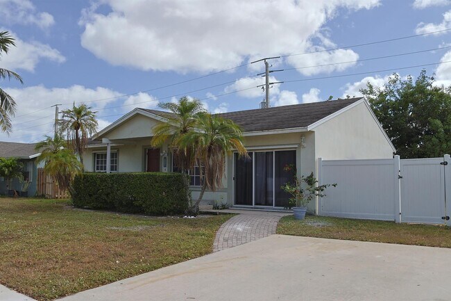 Building Photo - Southwest 4th Street, Deerfield Beach, FL 33442 - 4 BR 2 BA house