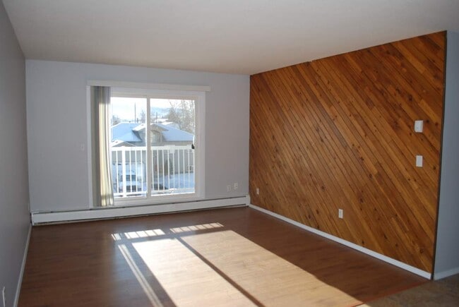 Building Photo - Heritage House