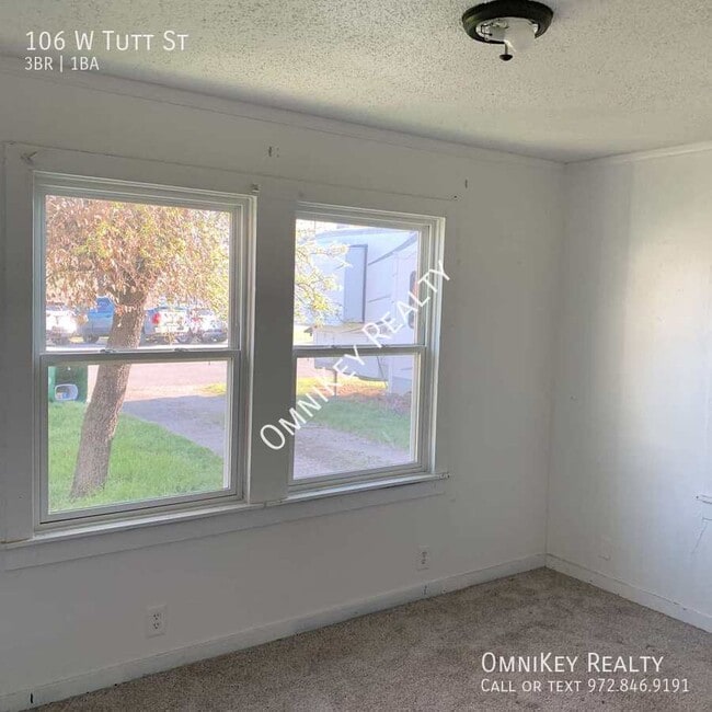 Building Photo - 106 W Tutt St