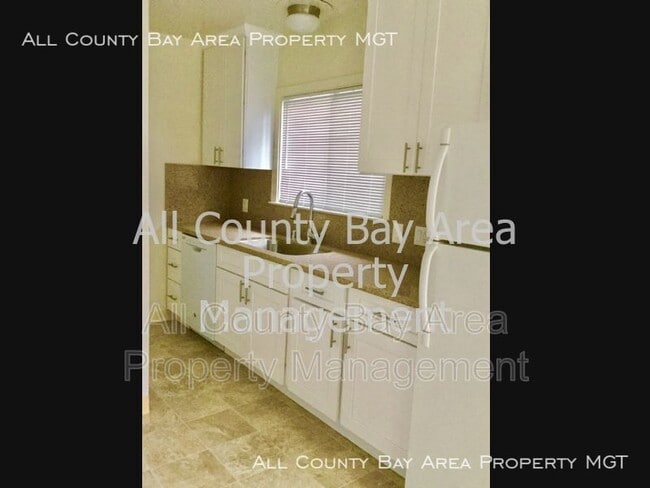 Building Photo - 800 Richmond St