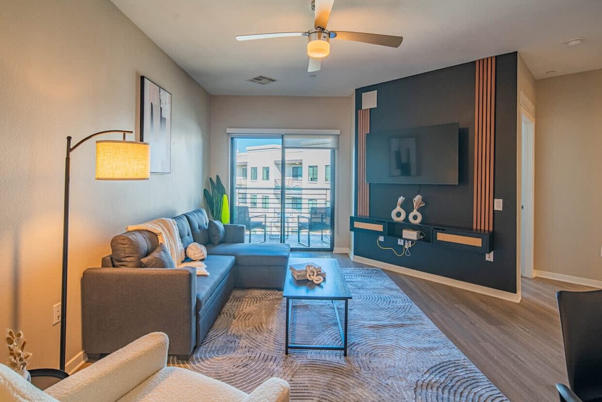 Foto principal - 777 E Stella Ln