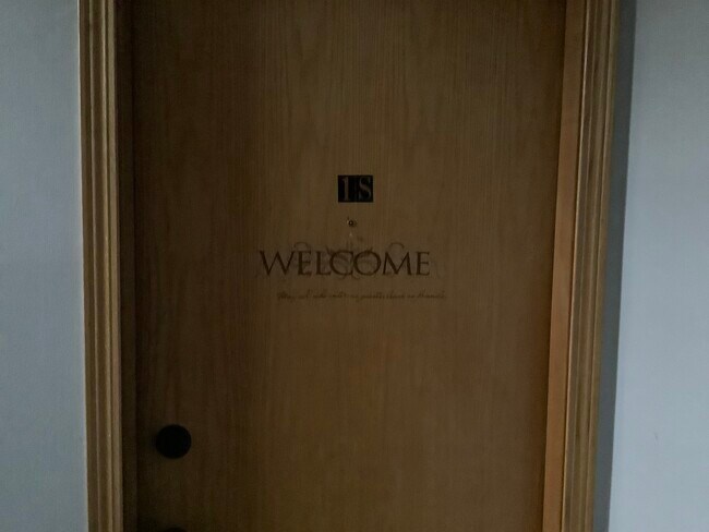 Foto del edificio - 10402 Moody Ave