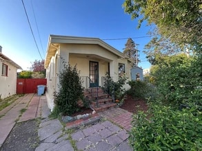 Building Photo - 1227 Hopkins St