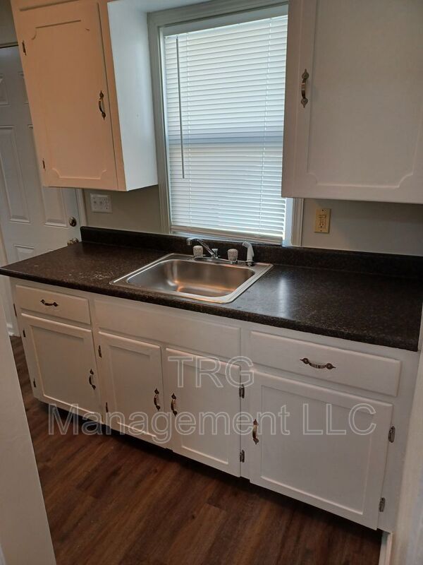 Building Photo - 816 S Water St