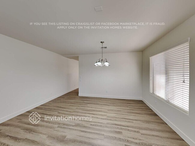 Foto del edificio - 13737 W Solano Dr