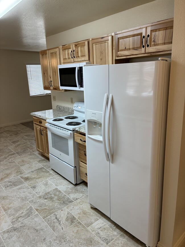 Building Photo - 2611 W 1400 S