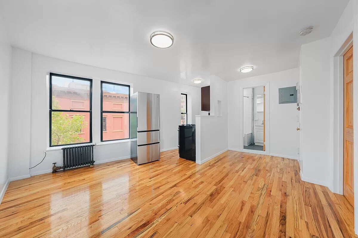 Primary Photo - 55 Greenwich Avenue