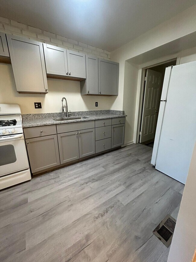 Foto del edificio - 8204 Dunfield Ct