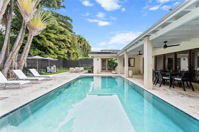 Foto del edificio - 3625 Battersea Rd