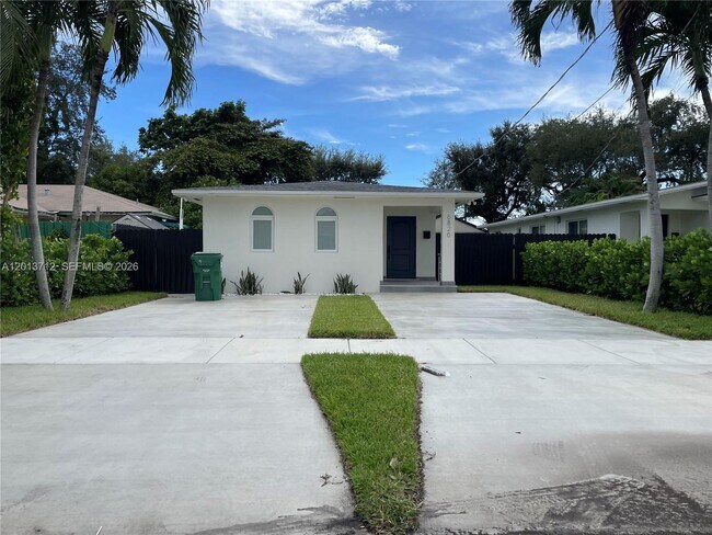 Foto del edificio - 6820 SW 13th Terrace