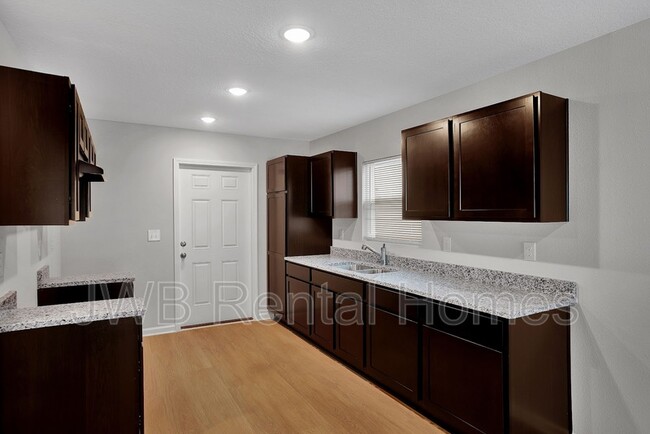 Foto del edificio - 2117 Moncrief Rd