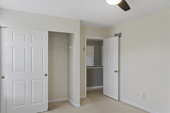Building Photo - 2237 Antoinette Way