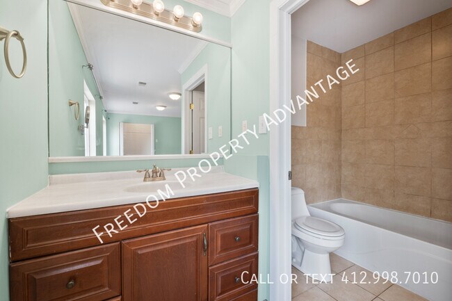 Foto del edificio - 2642 Mt Royal Rd