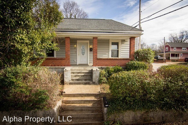 Building Photo - 221 S Calhoun St
