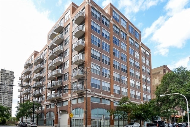 Building Photo - 933 W Van Buren St
