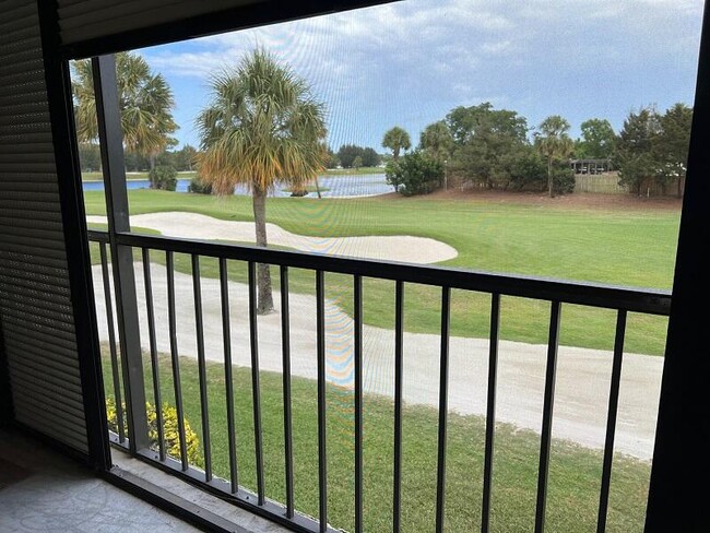 Building Photo - 1002 Pinecrest Cir