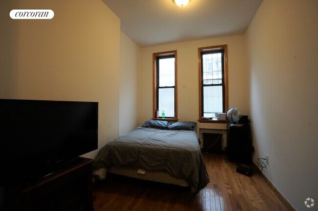 Building Photo - 486 E 74th St