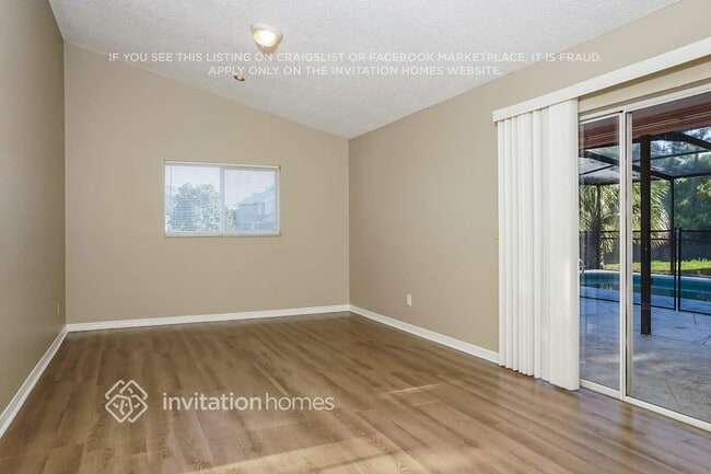 Building Photo - 7115 Queen Palm Cir