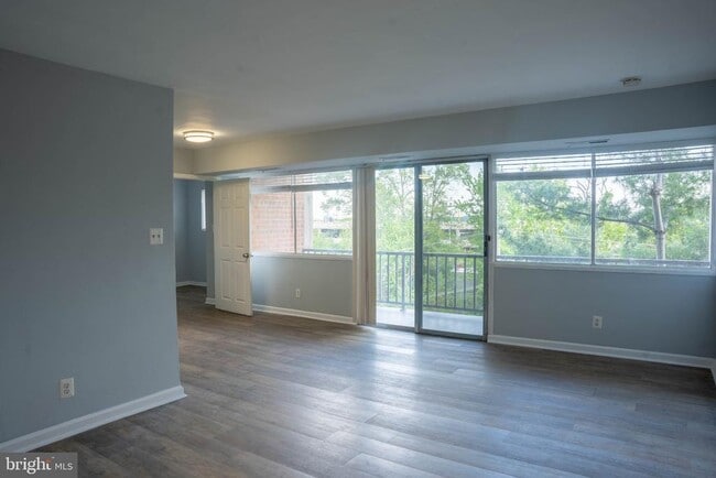 Foto del edificio - 5801 Quantrell Ave