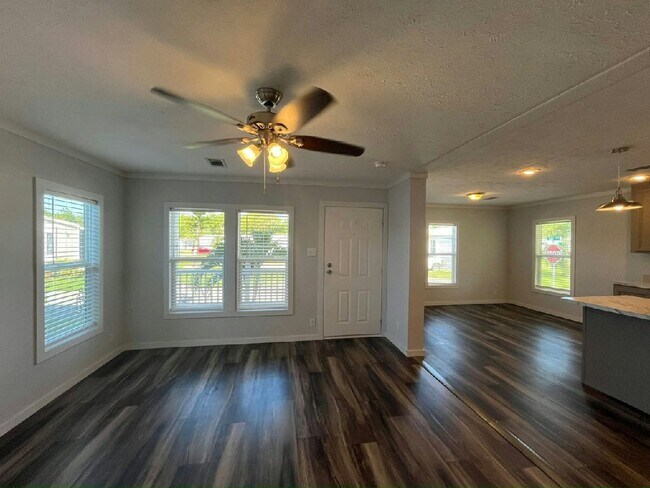 Foto del edificio - 427 Mongoose Ln