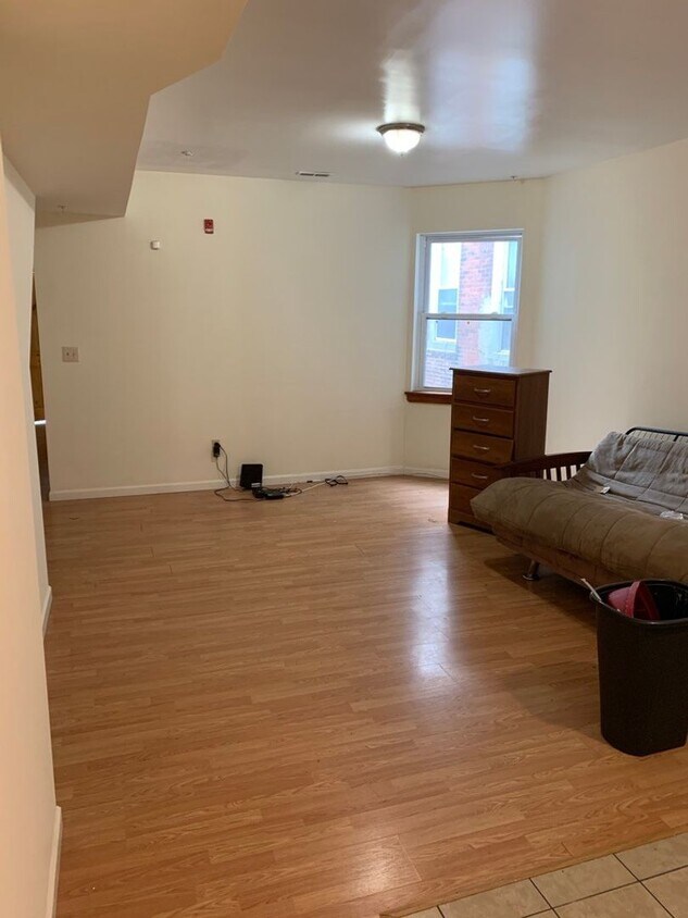 Foto principal - 4630 Woodland Ave.