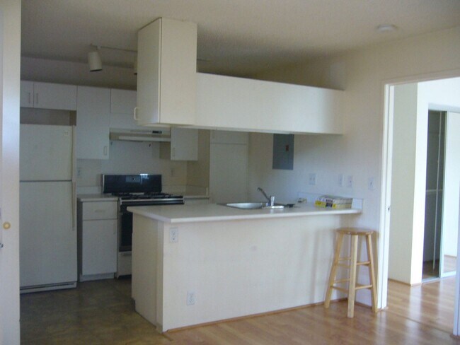 Foto del edificio - Palm Villas Townhouse (Ewa) Ground floor unit 1, bedroom, 1 bath with 1 parking Avail 11/24