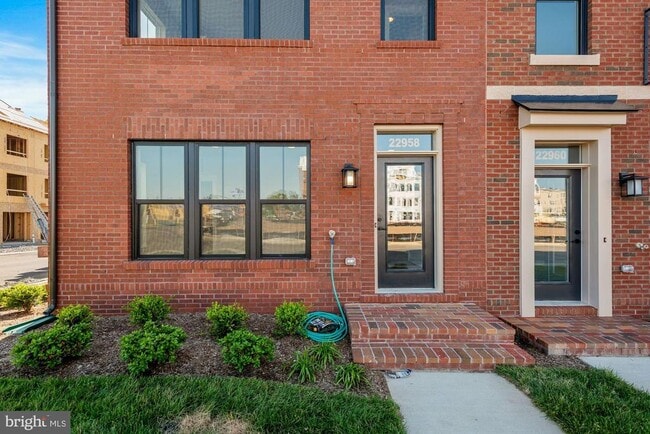 Building Photo - 22958 Clarence Walk Ter