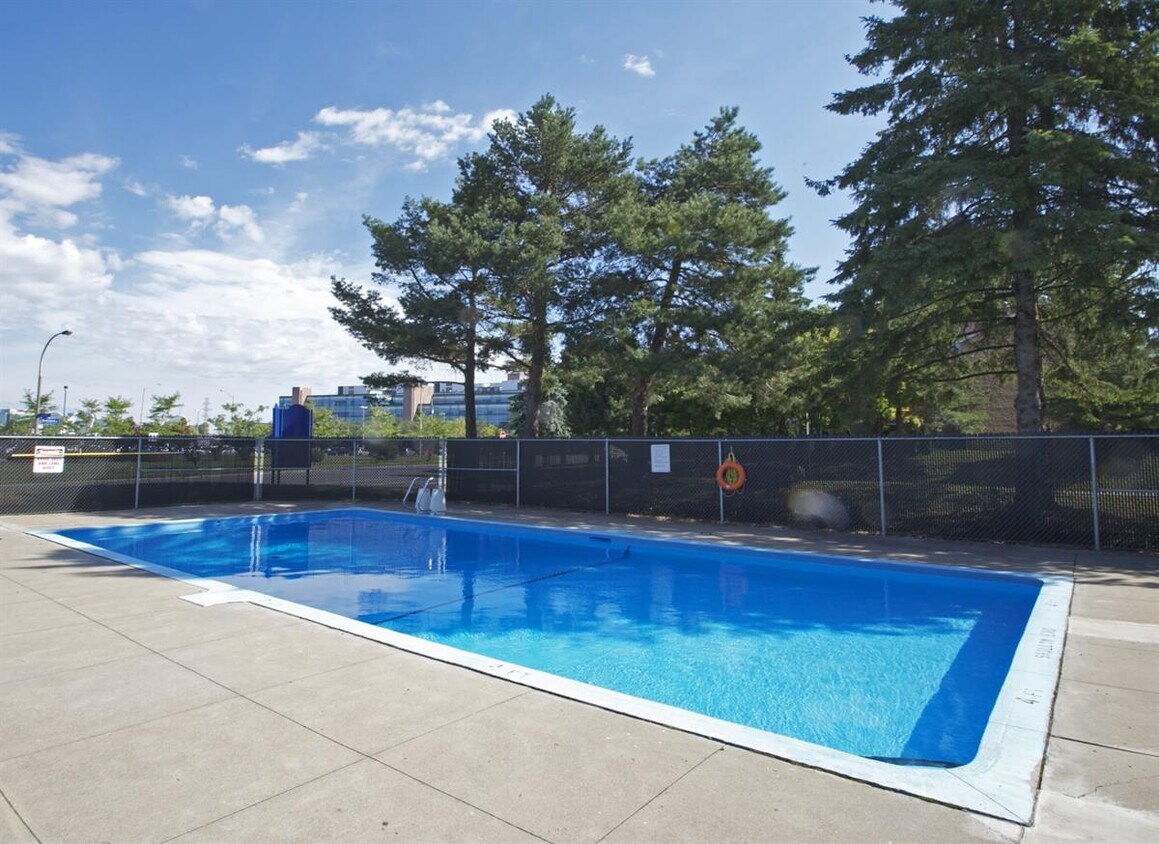 Photo du bâtiment - Southpoint Villa Apartments