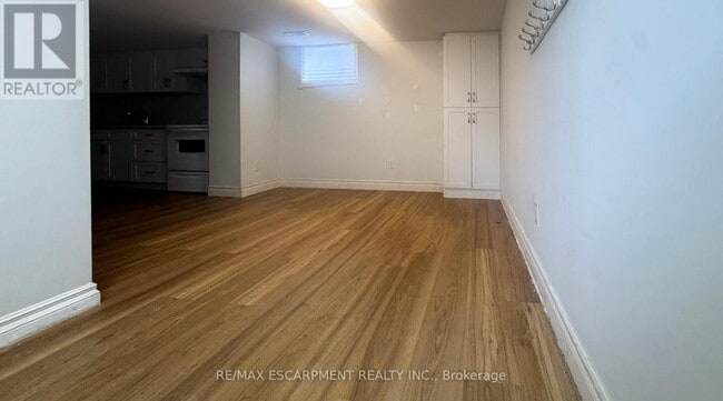 Building Photo - 1328 Sharbot St