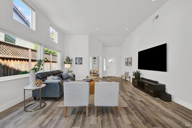 Building Photo - 25 Sea Breeze Ct
