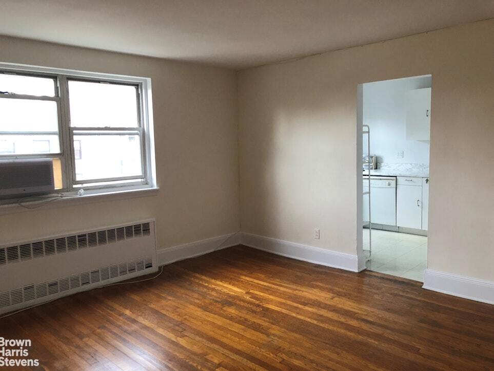 Primary Photo - Top Floor Studio in Brooklyn Heights