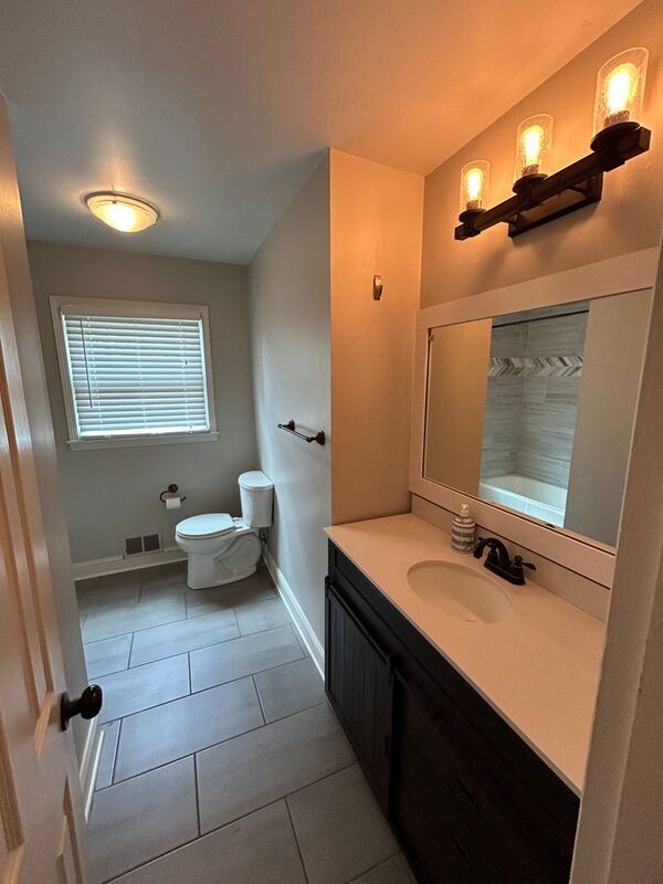 Foto del edificio - 1317 2nd Ave SW