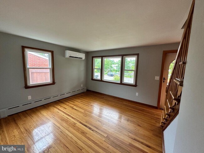 Foto del edificio - 320 Barclay Ave