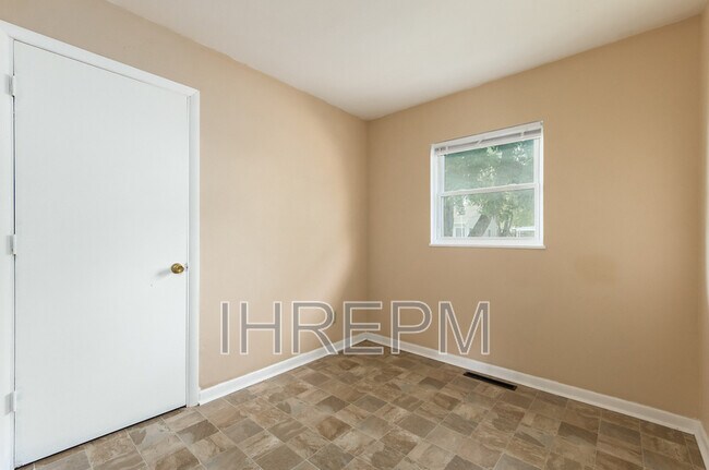 Foto del edificio - 2063 Belcher Dr