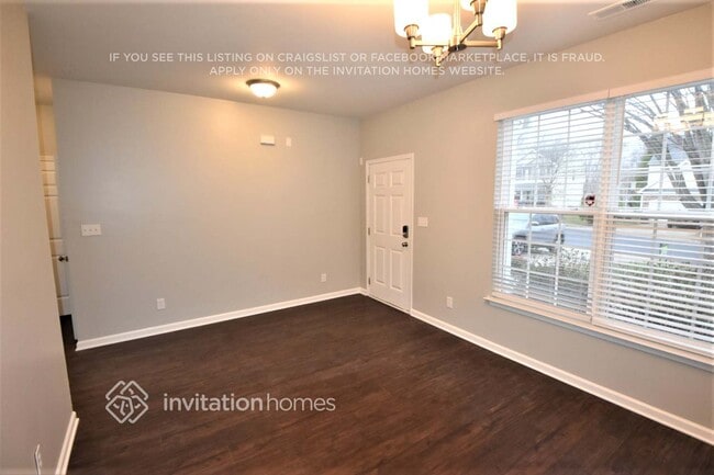 Foto del edificio - 1206 Bethpage Dr