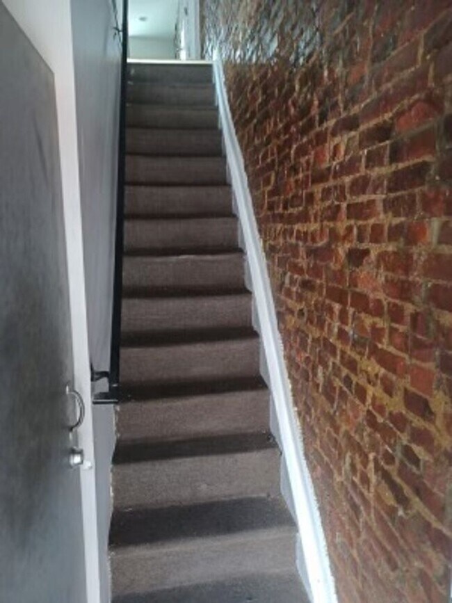 Foto del edificio - 2069 E Pacific St