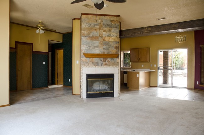 Building Photo - 10505 Hackamore Place Southwest