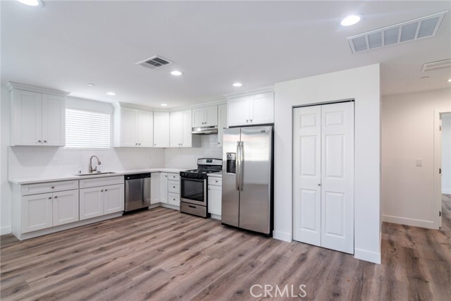 Foto del edificio - 1255 W 8th St