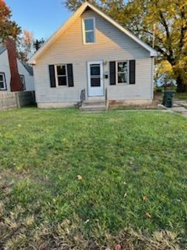 Foto principal - 2337 20th St NE