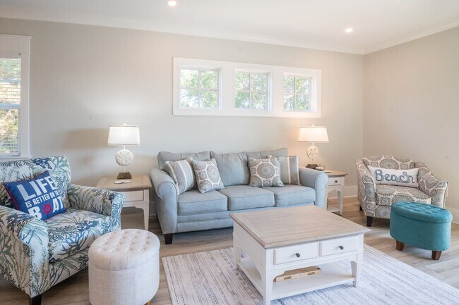 Foto del edificio - SHORT TERM FULLY FURNISHED NEW CONSTRUCTIO...
