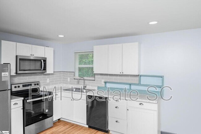 Foto del edificio - 249 E Hampton Ave