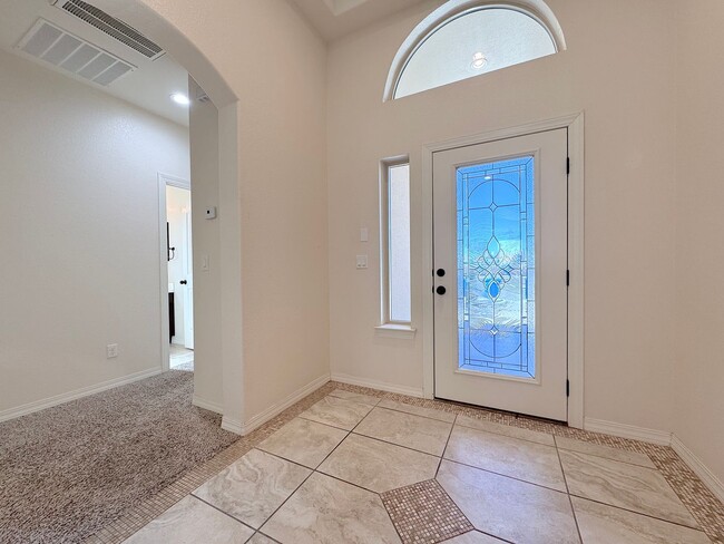 Building Photo - East El Paso 3 bed Refrig A/C