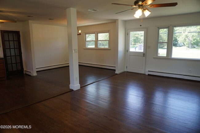 Building Photo - 1385 W Veterans Hwy