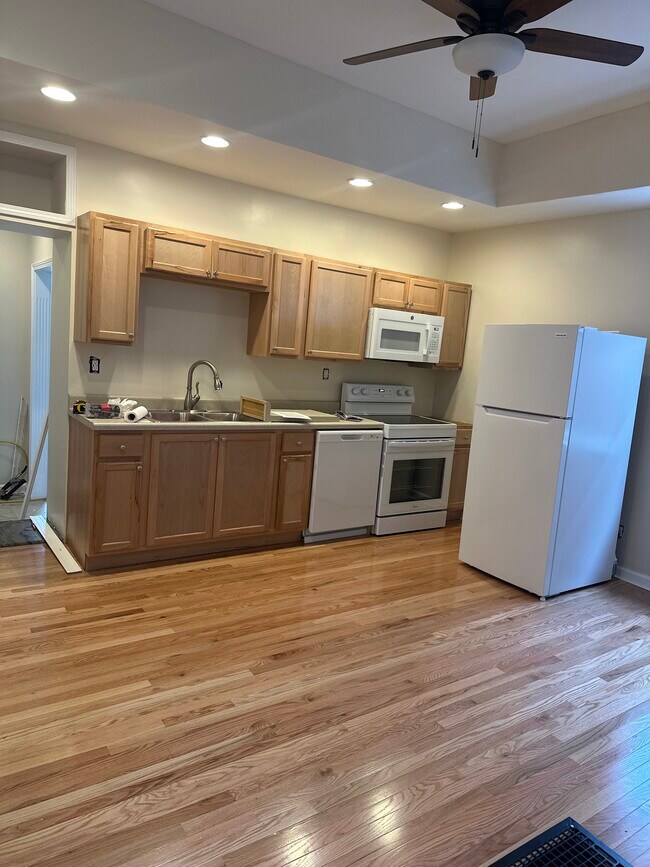 Building Photo - 1425 S 1st St