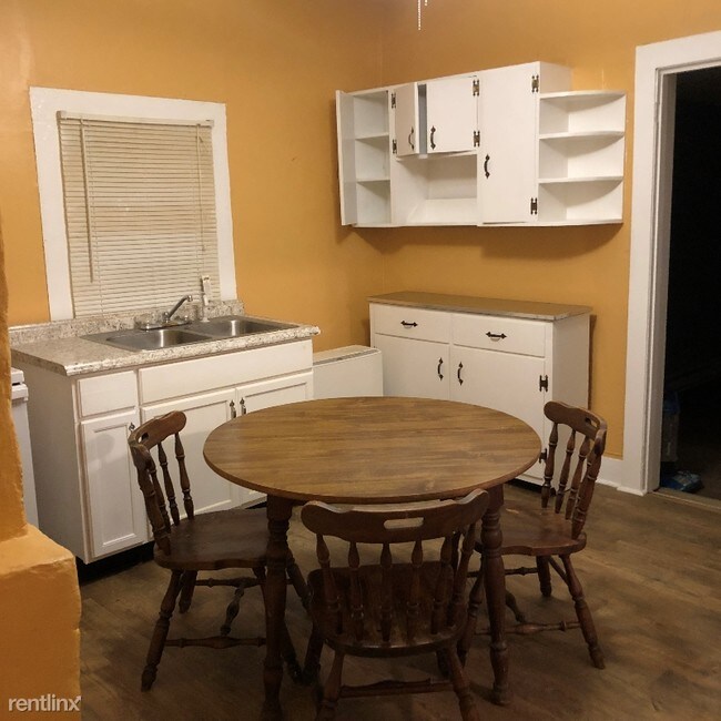 Foto del edificio - 1312 Porter Ln