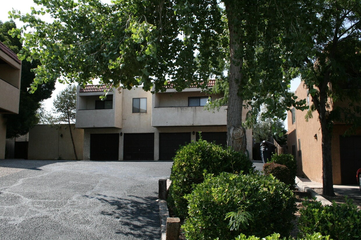 Primary Photo - 11420 Prospect Ave NE