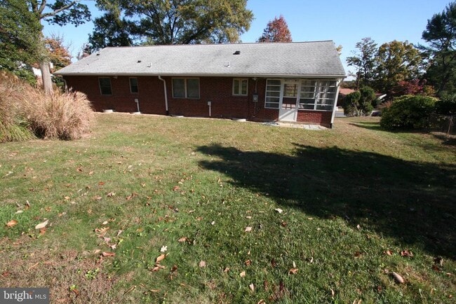 Foto del edificio - 10104 Towhee Ave