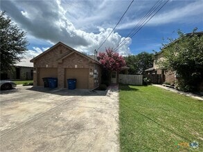 Building Photo - 208 Anne Louise Dr