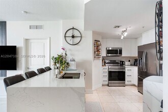 Building Photo - 7900 Harbor Island Dr