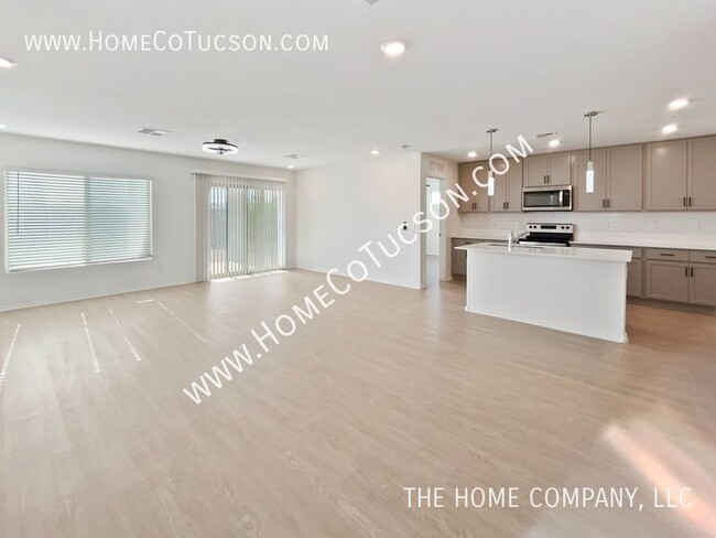 Building Photo - 1182 N Larat Lane in Coolidge, AZ Beautifu...